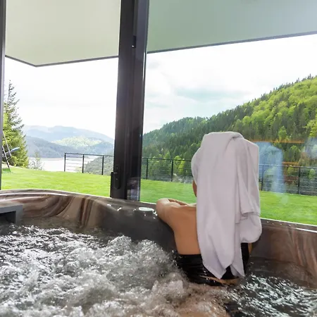 Rajske & バイナ・バシュタ