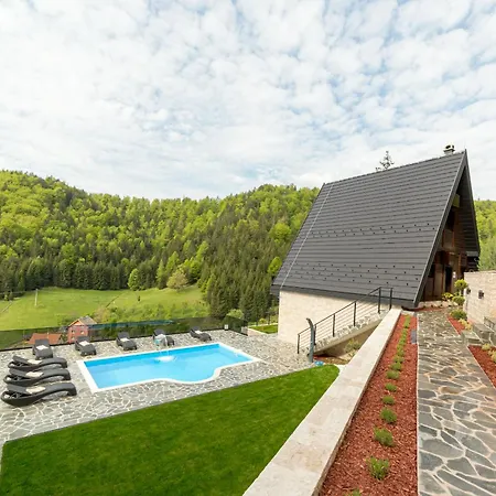 Rajske & バイナ・バシュタ