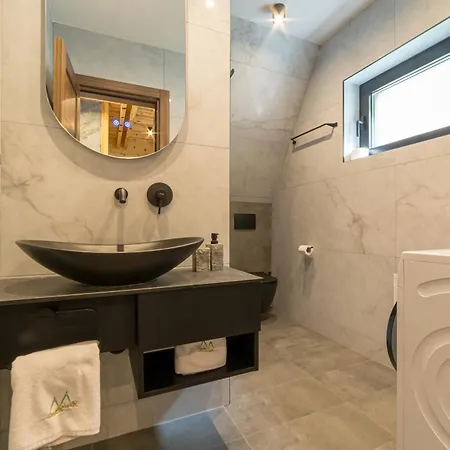 Rajske & ヴィラ バイナ・バシュタ