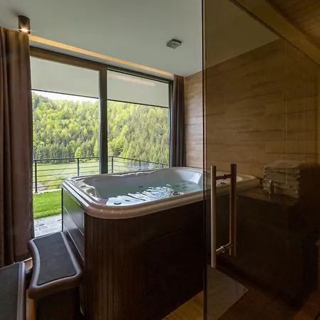 Rajske & バイナ・バシュタ